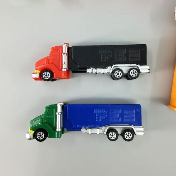 PEZ Lot of Dispenser Star Wars / My Melody / Nemo/ Christmas The Grinch / Jessie - Picture 5 of 9